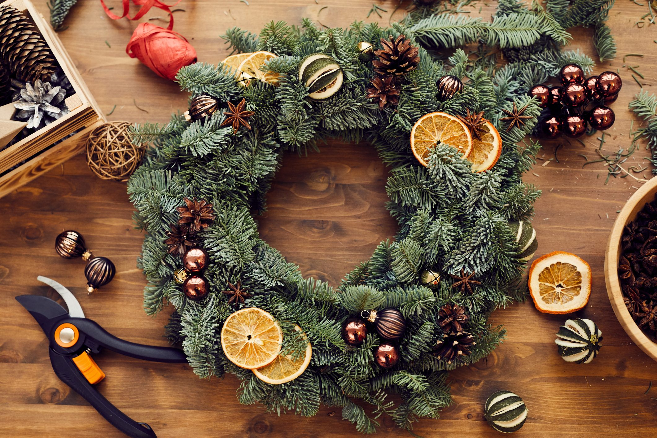 making a christmas wreath