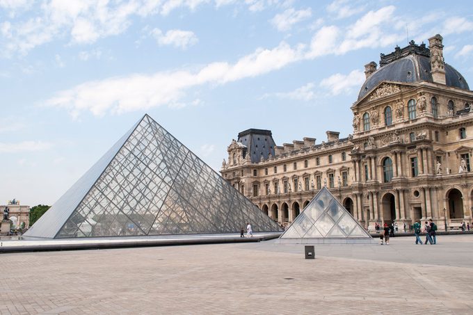 The Best Time to Visit Paris for Cheap Flights and Stunning Scenery