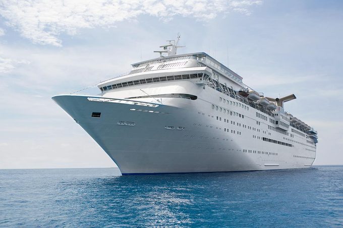 Is This New Cruise-Tipping Trend a Huge Etiquette Faux Pas?